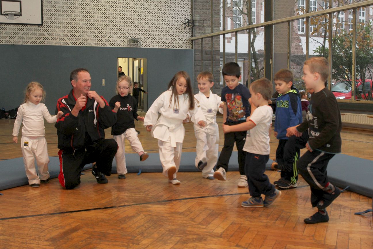 „Power-Kids“ das Training für mehr Persönlichkeit und Selbstbewusstsein bei Kindern