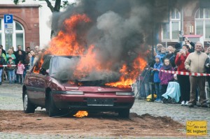 Große Schauübung der Feuerwehr auf dem Marktplatz (Foto: S. Winter)