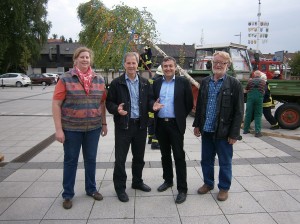 Im Bild von links nach rechts: Ortsvereinsvorsitzende Herdis Behmann, Europaabgeordneter Jo Leinen, Landratskandidat Dr. Theophil Gallo und Kreistagsmitglied Hermann Schmees