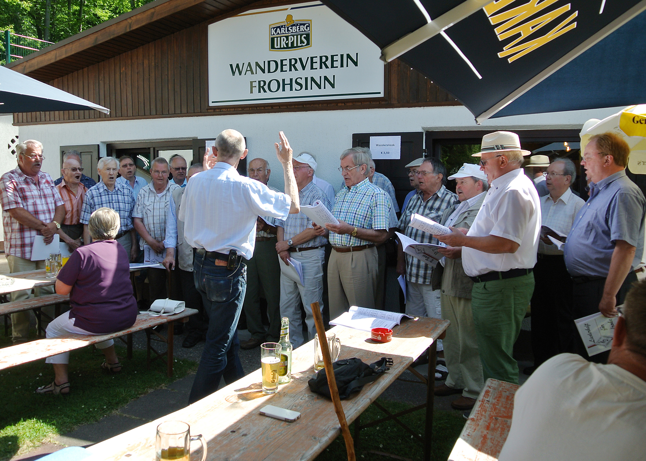 Pfingstsonntag zum Frühschoppen beim Wanderverein Oberwürzbach