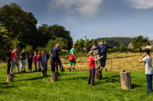 Mit einigen Teambuilding-Übungen wurden Kommunikation und Teamwork sowie Vertrauen und Hilfsbereitschaft trainiert.  (Foto: Tim Blank, CC BY-SA)