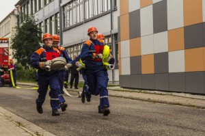 Bei der Schnelligkeitsübung galt es, eine 160 m lange Schlauchleitung in einer vorgegebenen Zeit drallfrei zu verlegen. (Foto: Tim Blank, CC BY-SA)