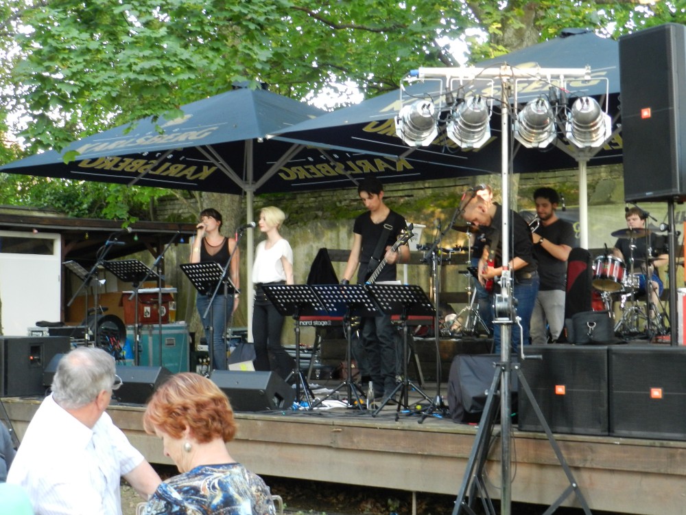 Vollbesetze “Luschd” beim Sommerkonzert