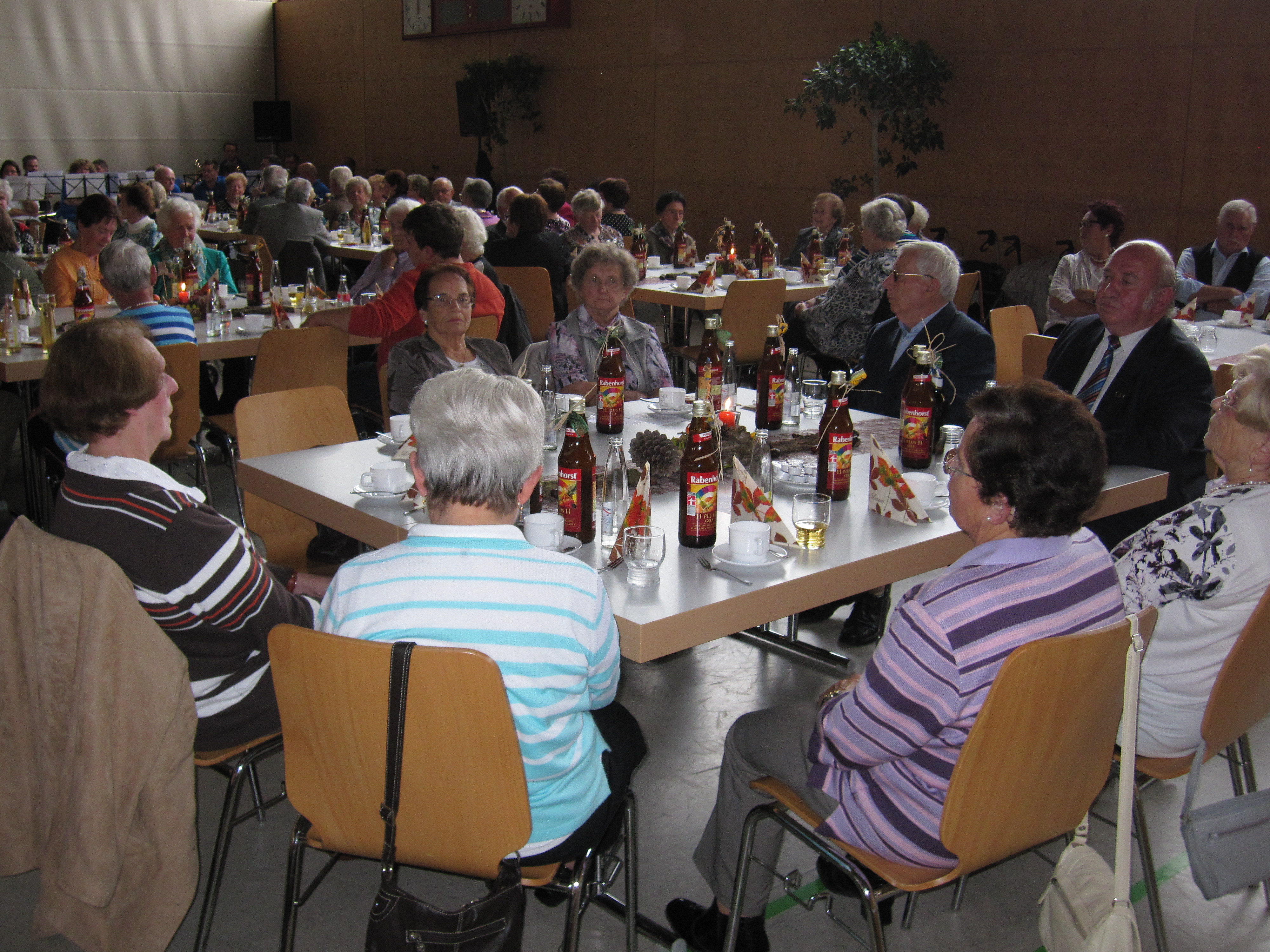 Kurzweiliger Nachmittag der Seniorinnen und Senioren in Oberwürzbach
