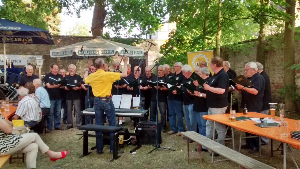 Sonnenstrahlen eröffneten die Sommerkonzerte