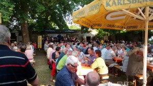 Sommerliche Temperaturen beim Sommerkonzert in der Luschd (Foto: Edgar Omlor)