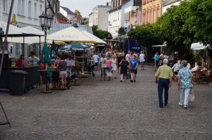 Bei Rekordtemperaturen um die Mittagszeit hielten sich die Besucherzahlen des Stadtfests in Grenzen. 