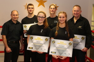 Von links: Michael Umlauf, Fabian Frühauf, Nina Lutz, Dennis Bauer, Lena Someski und Dietmar Lindegaard bei der Übergabe der Urkunden durch den WKC-Germany. (Foto: Norbert Ramelli)