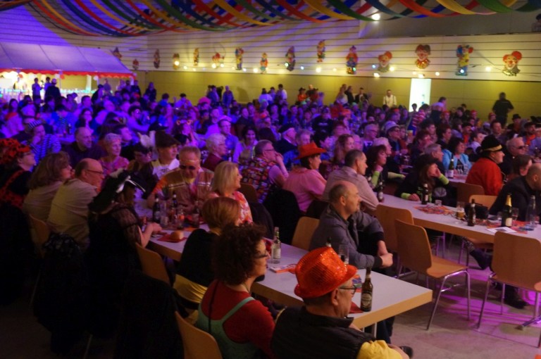 Hasseler Narren feiern in der Eisenberghalle