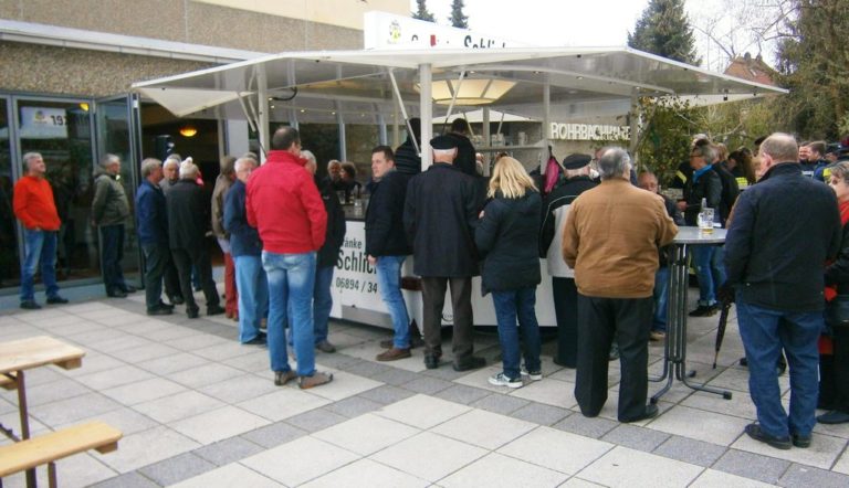 Presemitteilung SPD: Eugen Roth beim Maibaumstellen in Rohrbach