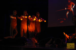 Das Theaterstück "Schams" in der Stadthalle (Foto: Frank Leryendecker)