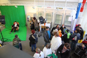 WSSI war mit einer kostenlosen Fotoaktion im Foyer der Stadthalle vertreten (Foto: Benjamin Noll)