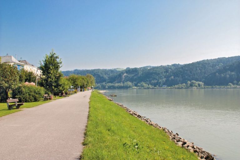 VHS-Vortrag Nebenstelle Hassel: Radweg entlang der Donau von Passau bis Kroatien