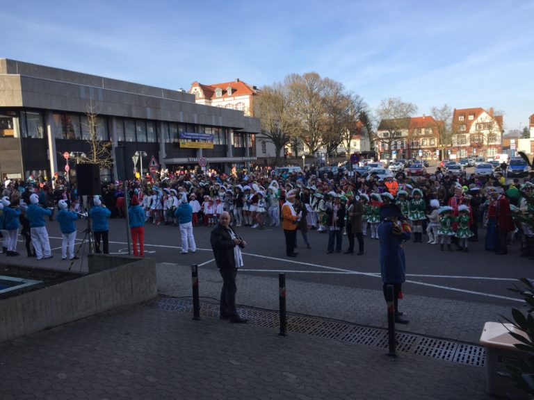 In St. Ingbert wird das Rathaus gestürmt