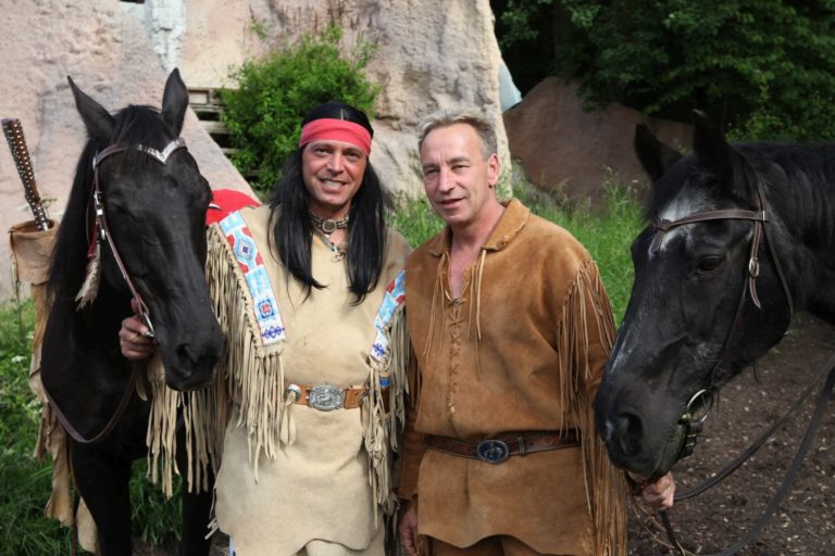 Winnetou und Old Shatterhand und die St. Ingberter Bienenkönigin am Erlebnis-Wochenende in St. Ingbert