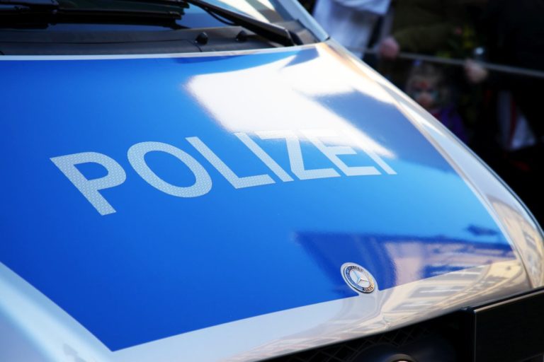 Polizeiberichte: massive Ölspur in Rentrisch und verletztes Kleinkind in der Kaiserstraße