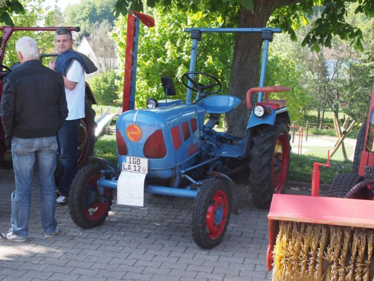 Traktorschau bei der Kunst- und Hobbyausstellung