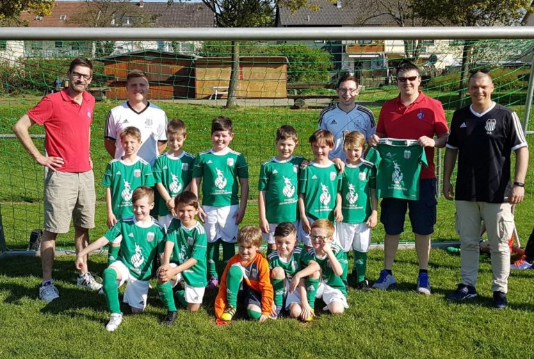 Neue Trikots für die F-Jugend des SV Rohrbach