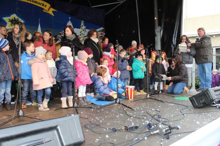 Auftakt nach Maß: 38. Rohrbacher Weihnachtsmarkt bei herbstlichem Wetter eröffnet