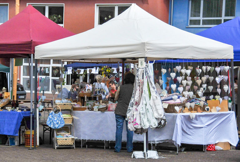 Kuckucksmarkt auf dem Marktplatz in Hassel