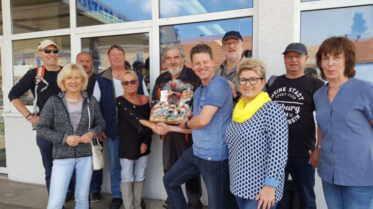 Gratulation der 90er Bierbuwe