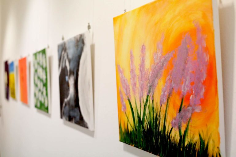 Ausstellung „Malen mit leuchtenden Farben“ bis 20. Dezember 2019 verlängert