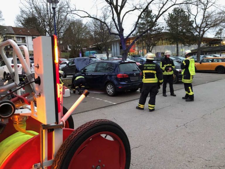 Benzin läuft aus PKW