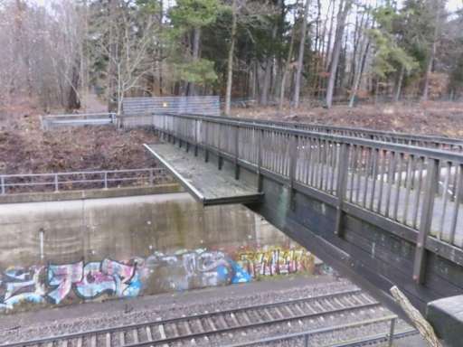 Fußgängerbrücke “In der Au” bleibt weiterhin gesperrt