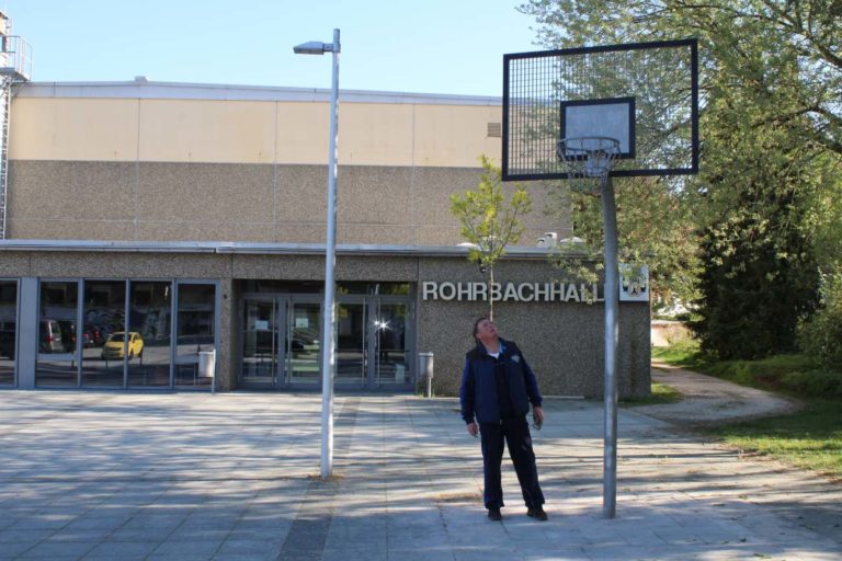 Neuer Standort für Basketballkorb