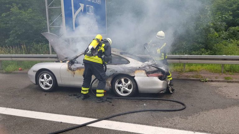 PKW-Brand auf  A6