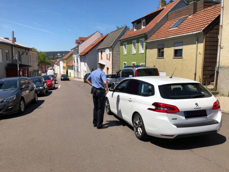 Verstärkte Polizeikontrollen in der Straße Zur Audell