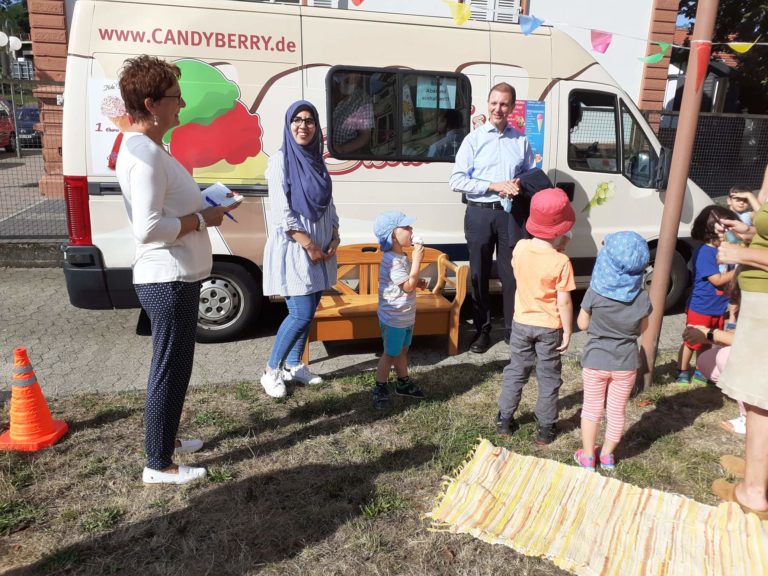 Schlumpf-Eis stand ganz groß im Rennen bei den “Schlümpfen”