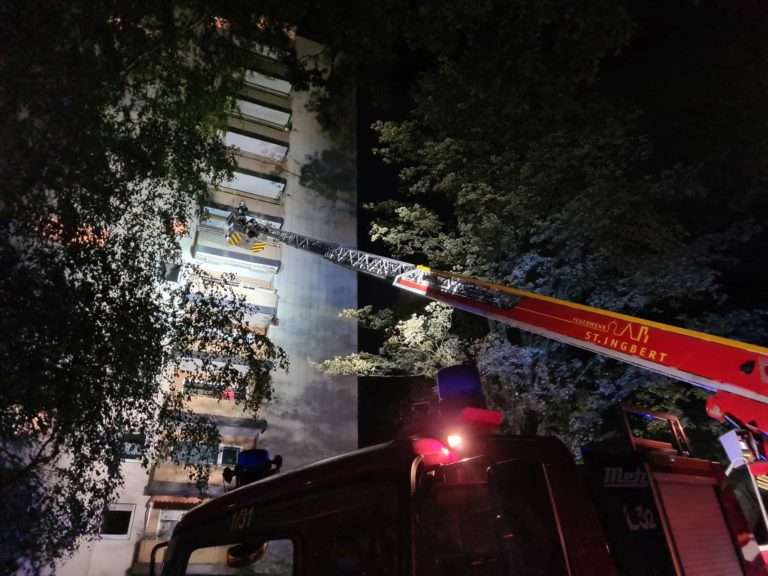 Brand Elektrogerät auf Herd