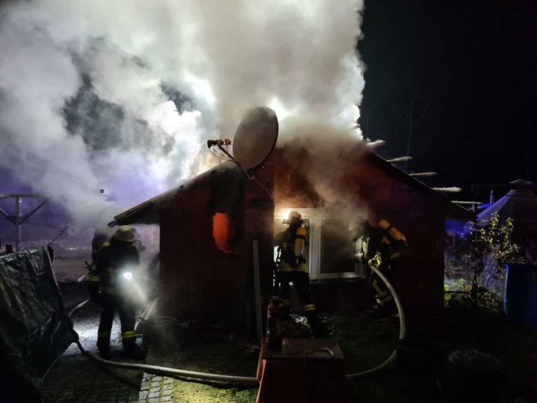 Brand eines Wochenendhauses in Schüren