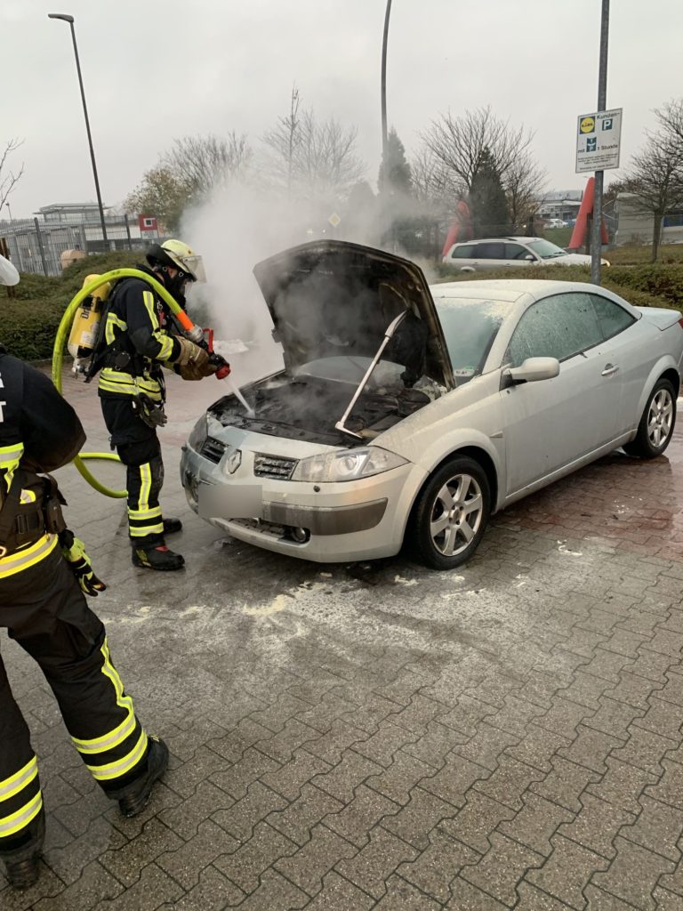 PKW-Brand und weitere Feuerwehreinsätze