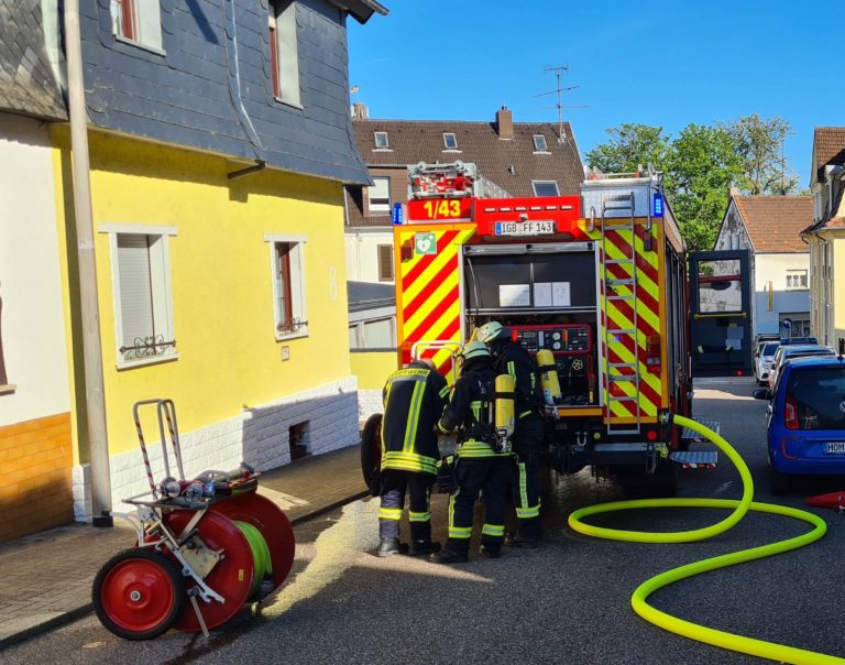 Feuerwehrmeldungen: Ofenbrand und Kinderrettung