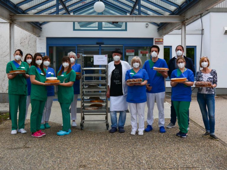 Etwas Süßes für besondere Menschen im Kreiskrankenhaus St. Ingbert am Tag der Pflege