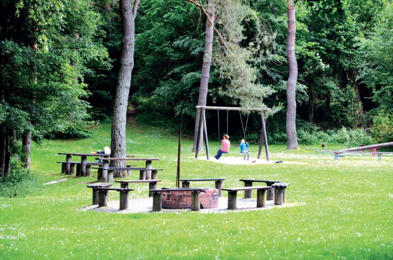 vhs-Nebenstelle Rohrbach/Hassel bietet den Kurs “Waldbaden” an