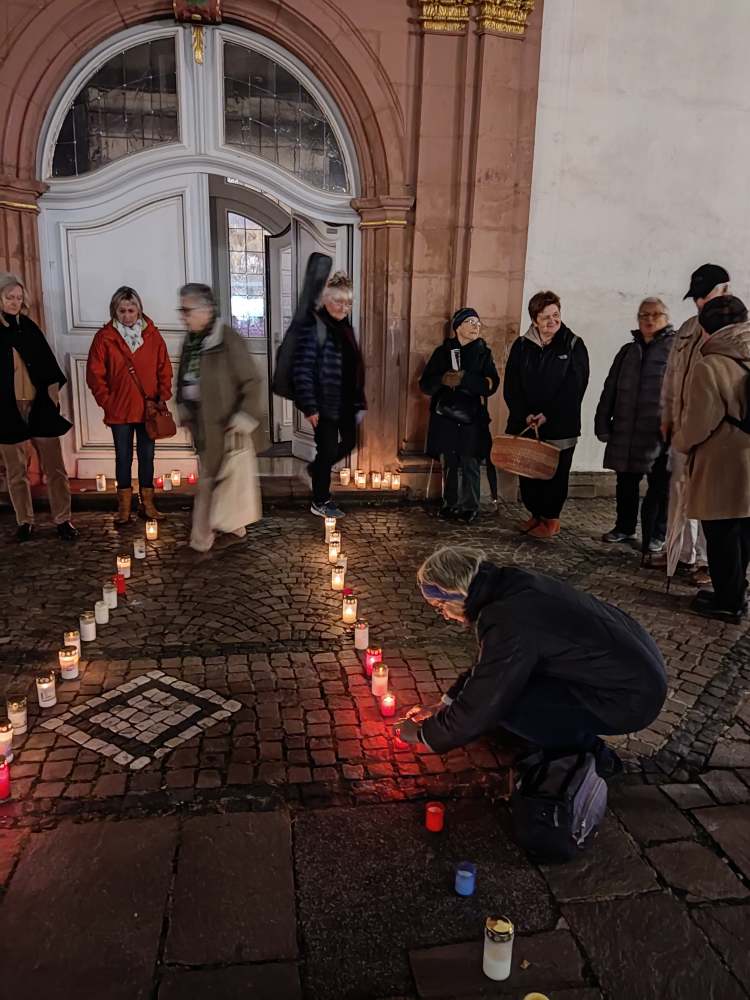 Mahnwache zur Erinnerung an die Verbrechen der Reichsprogromnacht