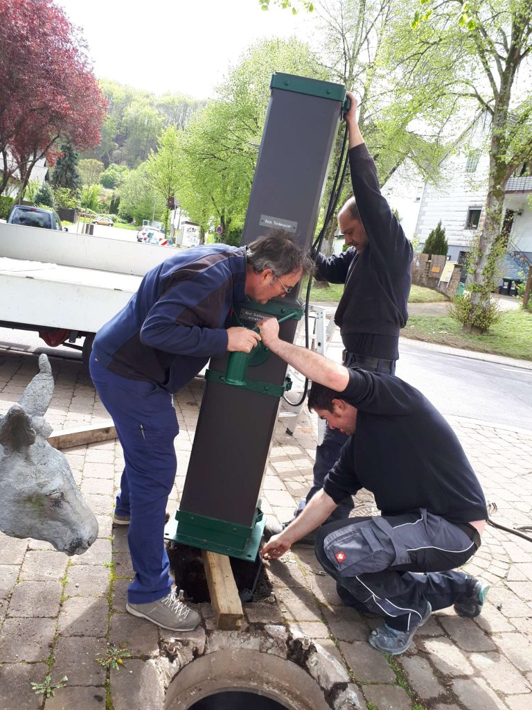 Neue Brunnensäule am Esel in Oberwürzbach