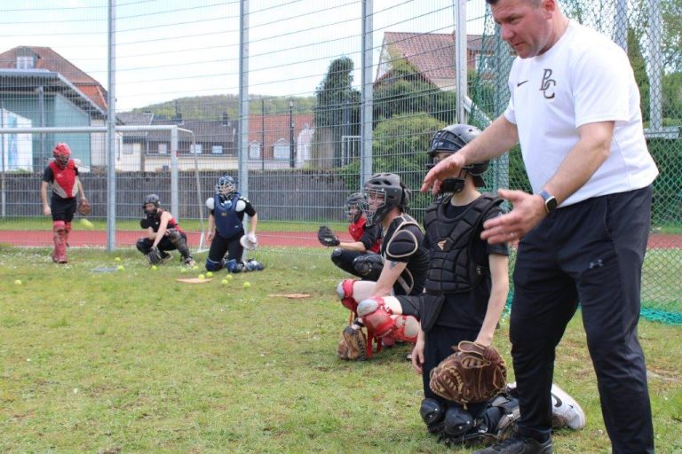 Experten aus Bonn unterstützen Baseball-Fortbildung der Devils