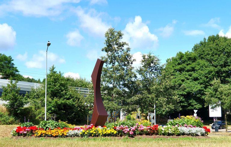 Neue Skulptur auf dem Kreisel Glashütte in der Oststraße