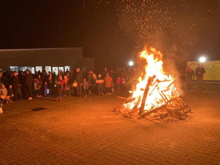 Wortgottesdienst und Martinsumzug in Oberwürzbach