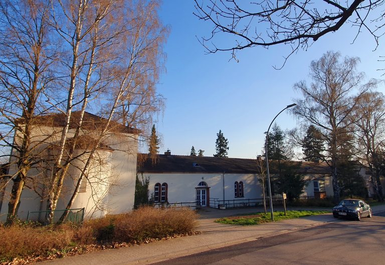 Dacharbeiten an den Gebäuden am Alten Friedhof