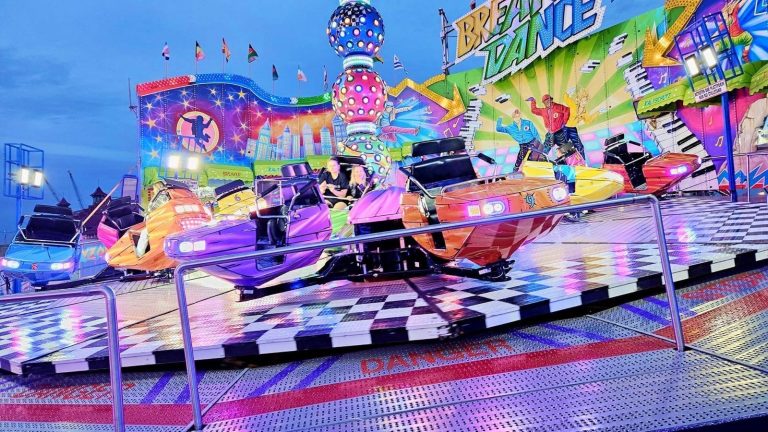 Traditionelles Frühlingsfest auf dem Marktplatz und verkaufsoffener Sonntag